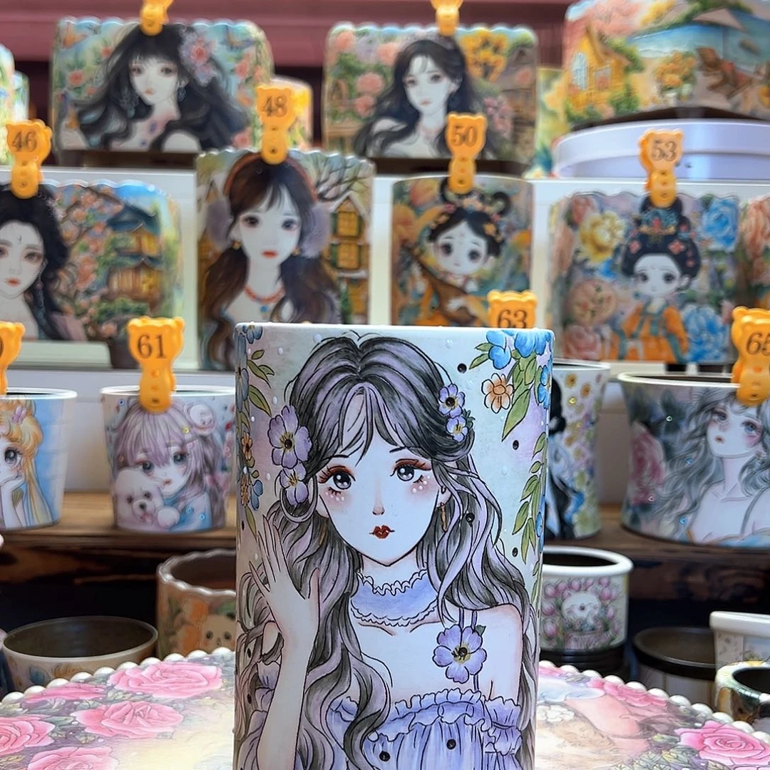 薄雾的精工美女笔筒盆