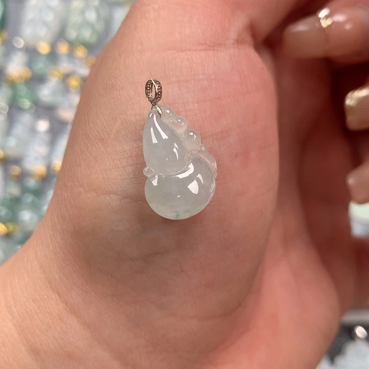 翡翠颈饰18K金镶嵌葫芦