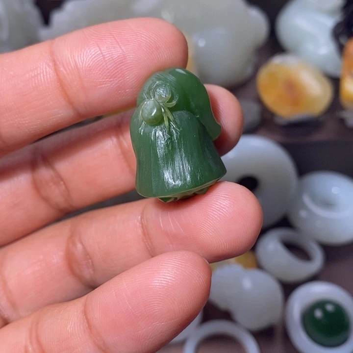 和田玉（碧玉）未镶嵌颈饰