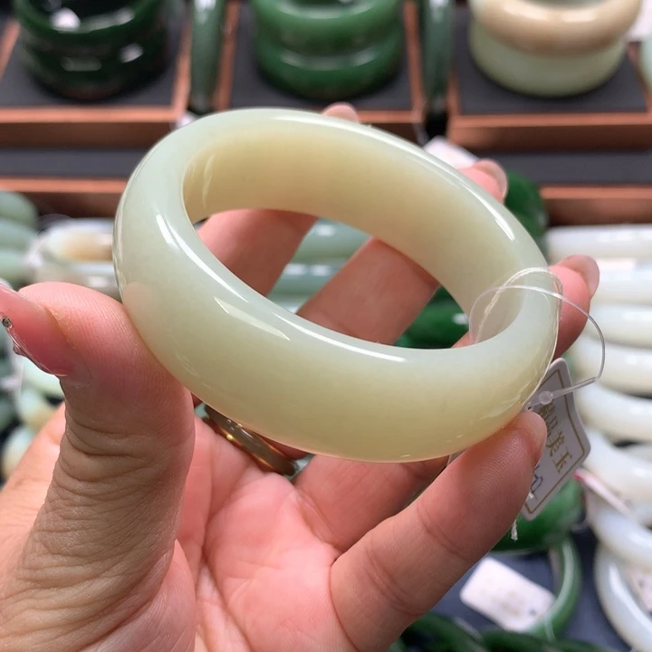 【闪购商品】未镶嵌手镯和田玉11