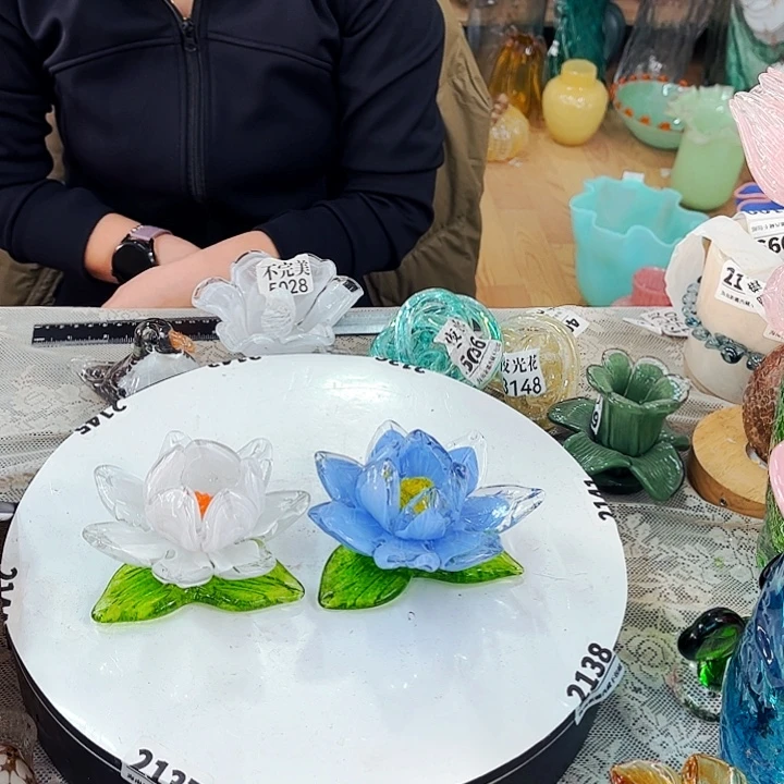 爱***民1白1蓝莲花摆件 家悦琉璃工艺品不完美