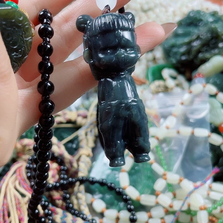 和田玉未镶嵌挂件