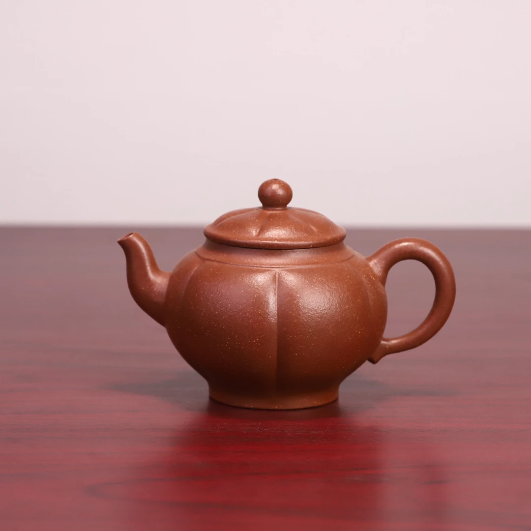 六瓣宫灯，实力陶手崔松芝，原矿降坡泥，手工精制，容量240cc