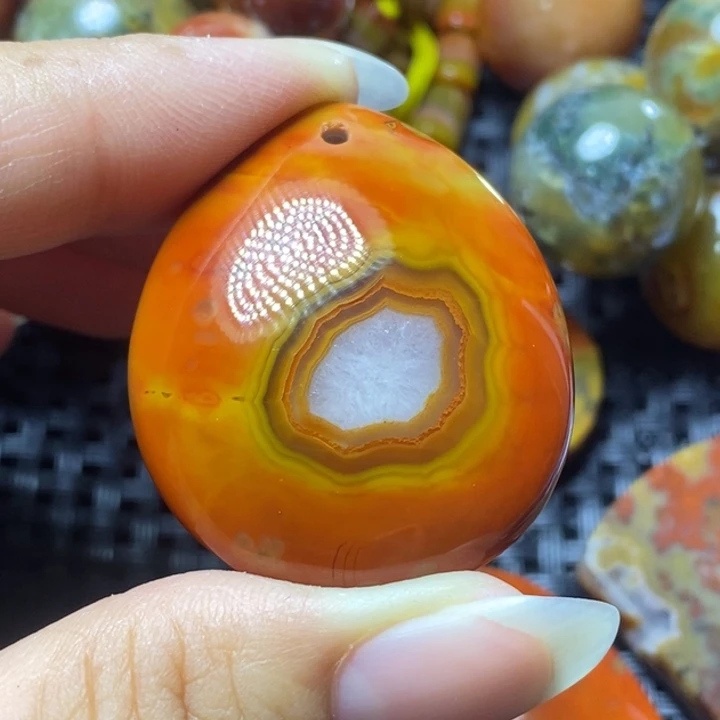 未镶嵌颈饰玛瑙/玉髓想***烟