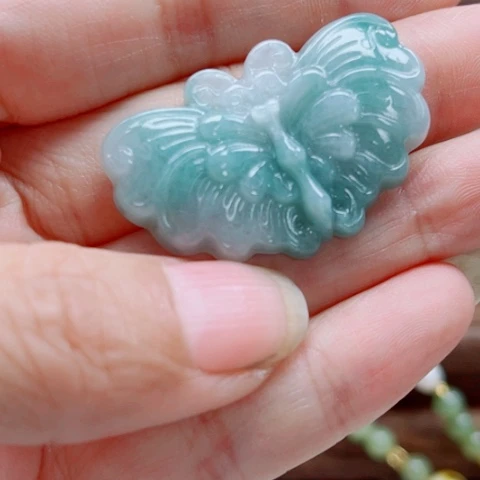 苏***印翡翠未镶嵌颈饰多样性发货一件