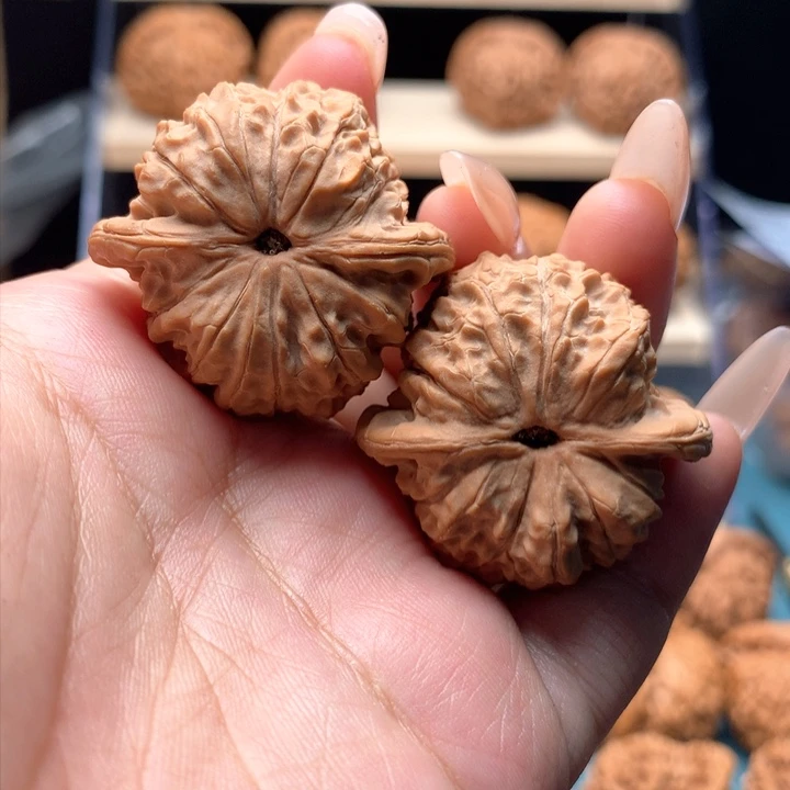 文玩核桃吊坠全品血麒麟35