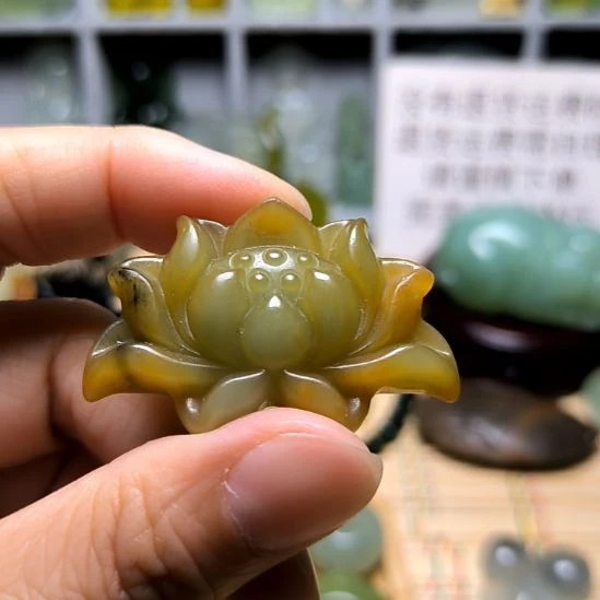 未镶嵌蛇纹石玉颈饰