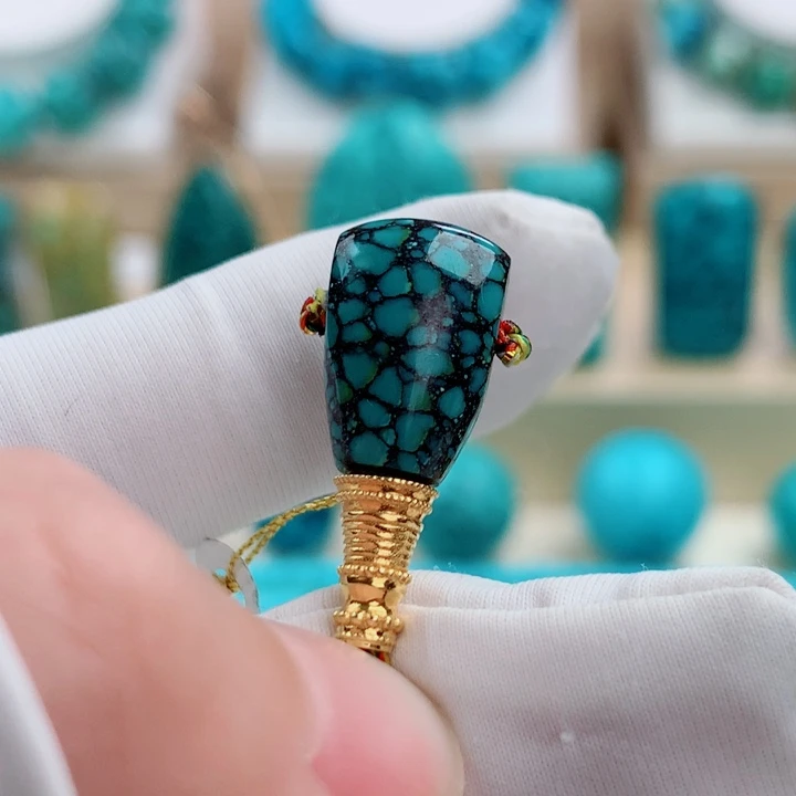 绿松石未镶嵌挂件