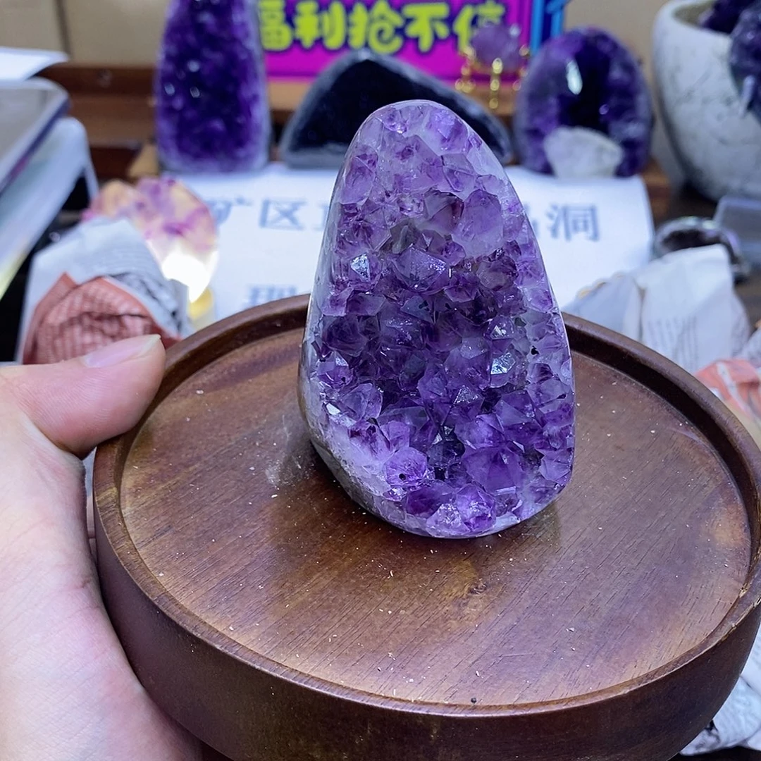 紫晶未镶嵌大型摆件（非配饰）