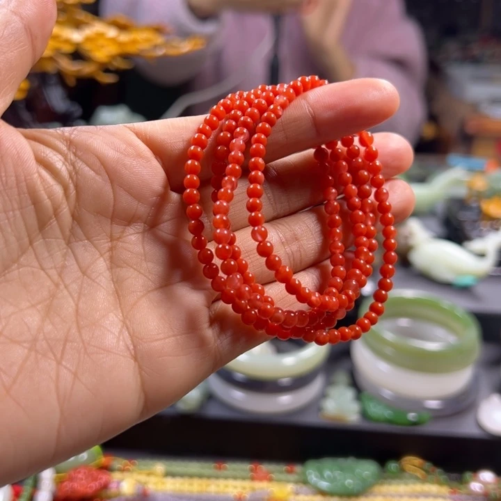 和田玉颈饰未镶嵌“****?