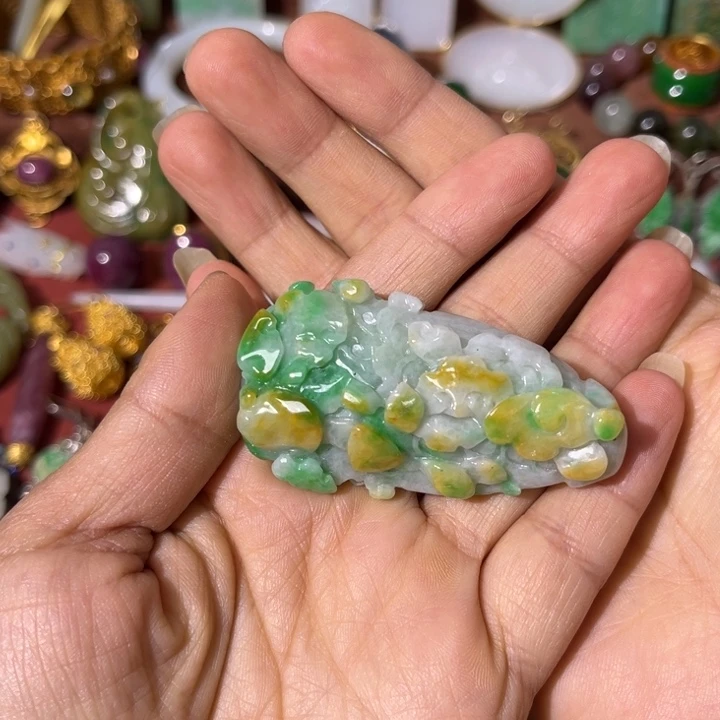 翡翠未镶嵌颈饰精美翡翠非常漂亮