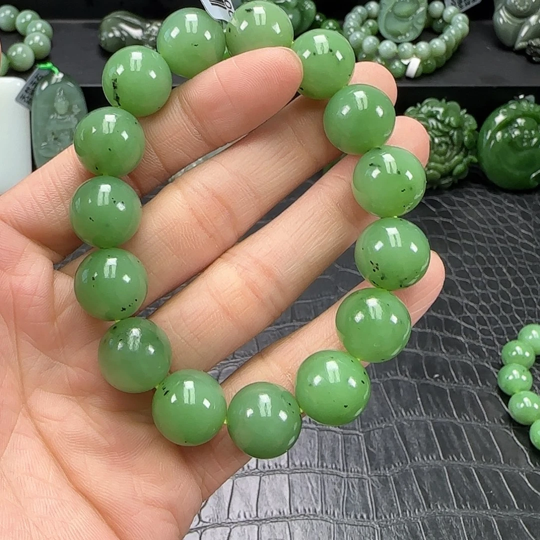 V***a和田玉（碧玉）未镶嵌珠宝奇石