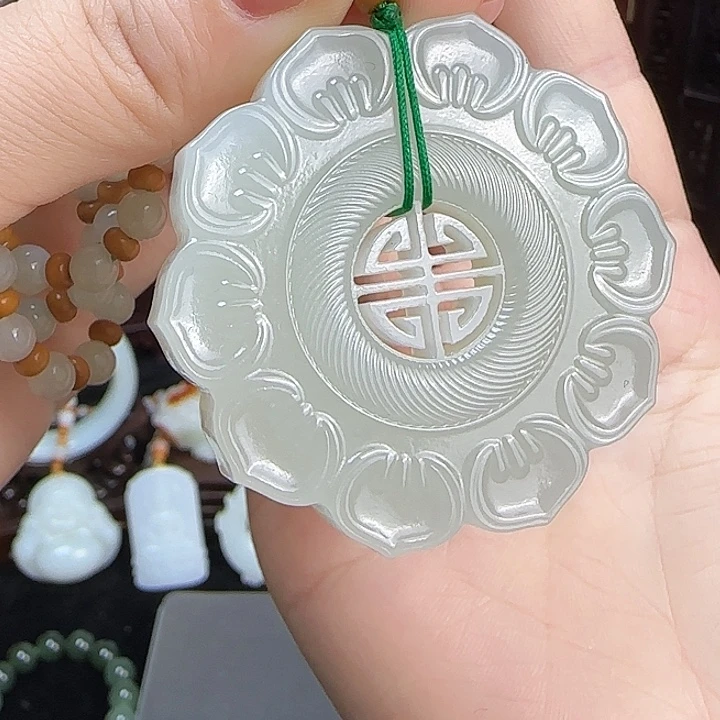 和田玉未镶嵌颈饰定制发货