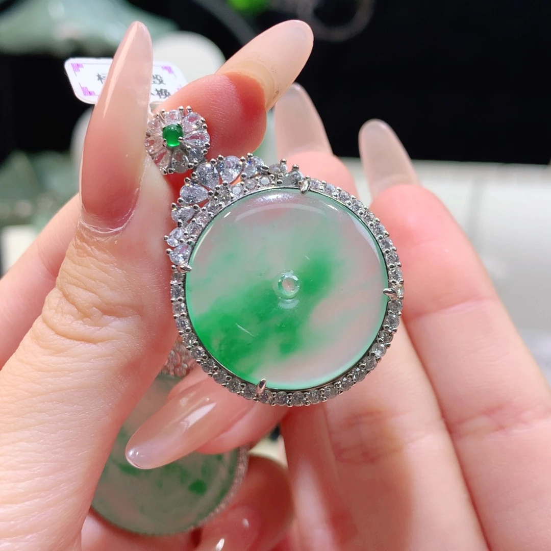 ****双石英质玉（非洲翠）银S925镶嵌颈饰扣子