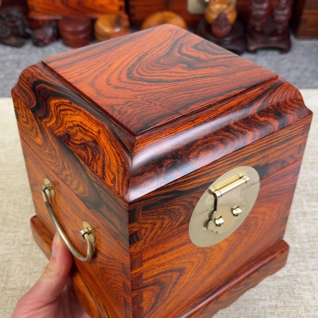 微凹黄檀（南美大红酸枝）