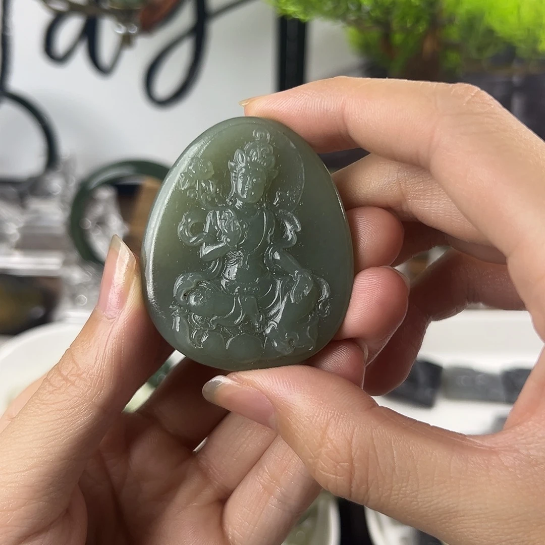 和田玉未镶嵌吊坠(赠链)