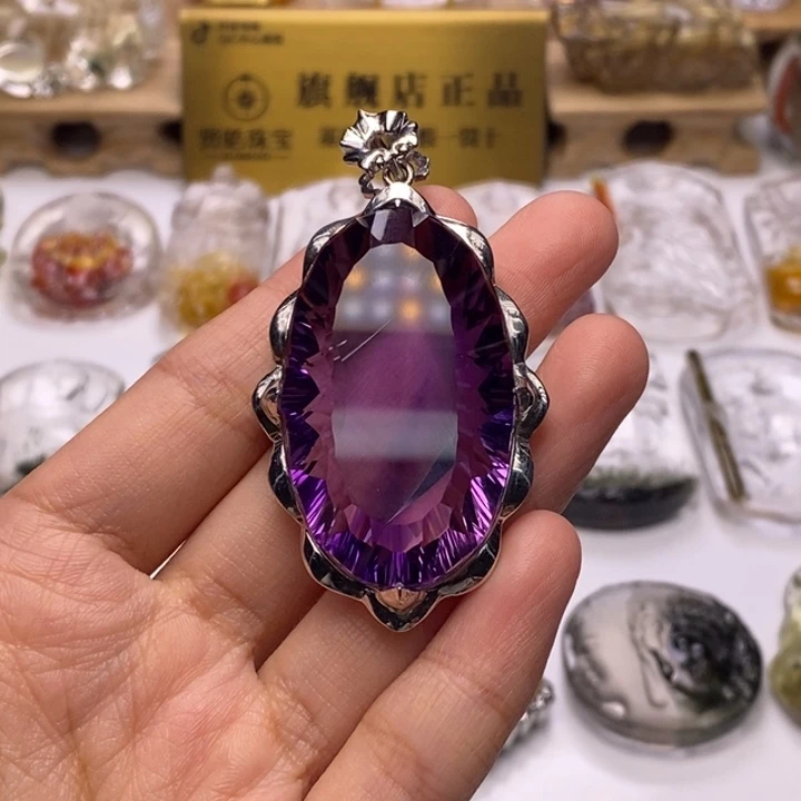 那***市颈饰银S925镶嵌水晶定制