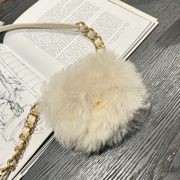 95新 Chanel/香奈儿 舍得 Chanel 毛毛Fufu斜挎包