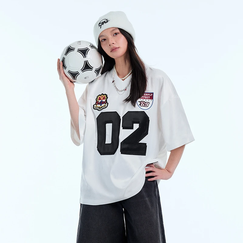 SFNT演唱会数字徽章T恤2025夏新款蝴蝶V领短袖球服宽松慵懒风上衣