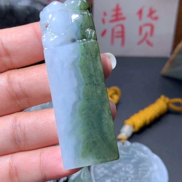 翡翠未镶嵌颈饰保真天然A货翡翠