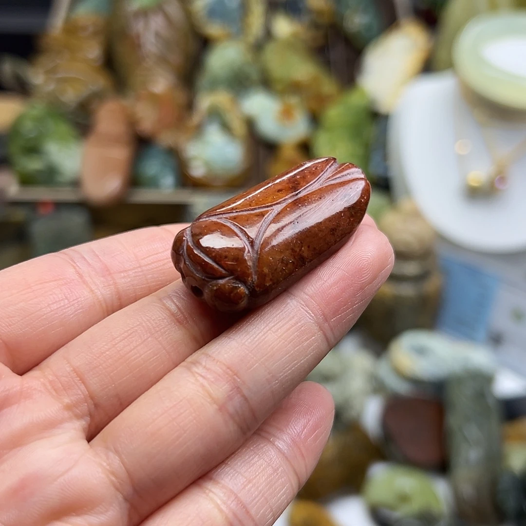 颈饰未镶嵌岫岩河磨玉（透闪石质玉）河磨玉知了