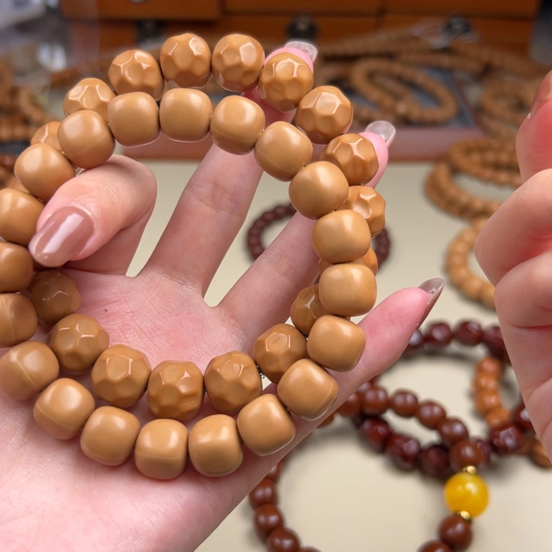 猴头核桃手串龙岩奶酪➕方糖面包➕顶珠➕弹力线