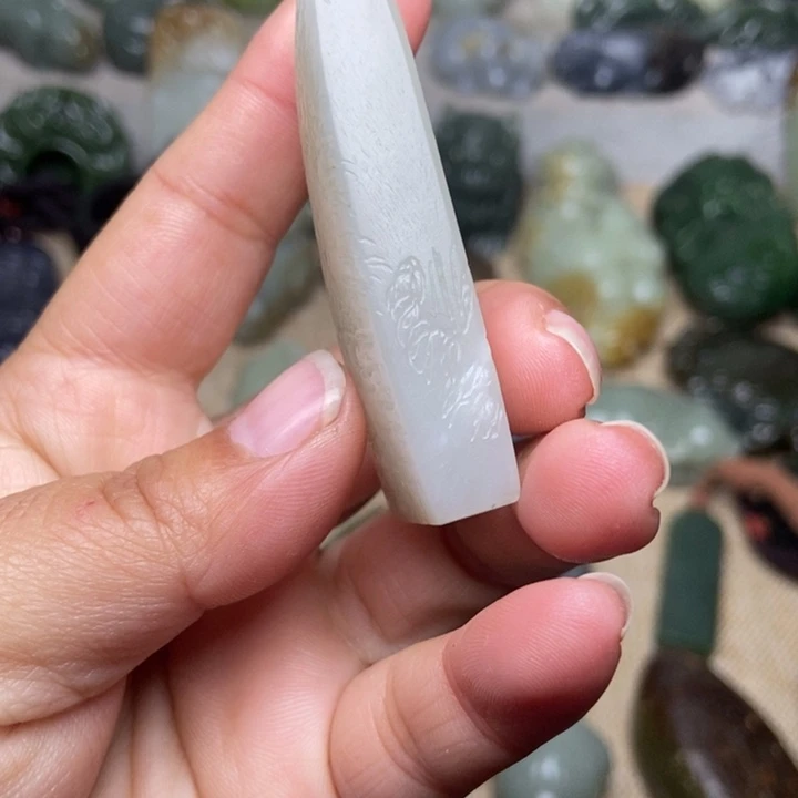 和田玉未镶嵌颈饰有棉