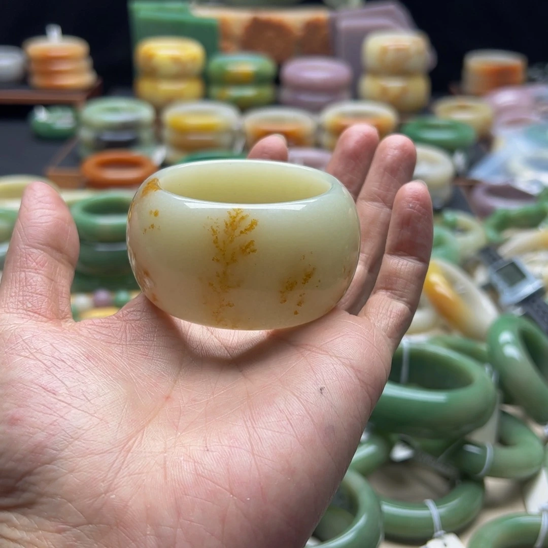 石英质玉手镯合金蹦****