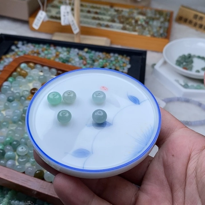 翡翠散珠股珠一手