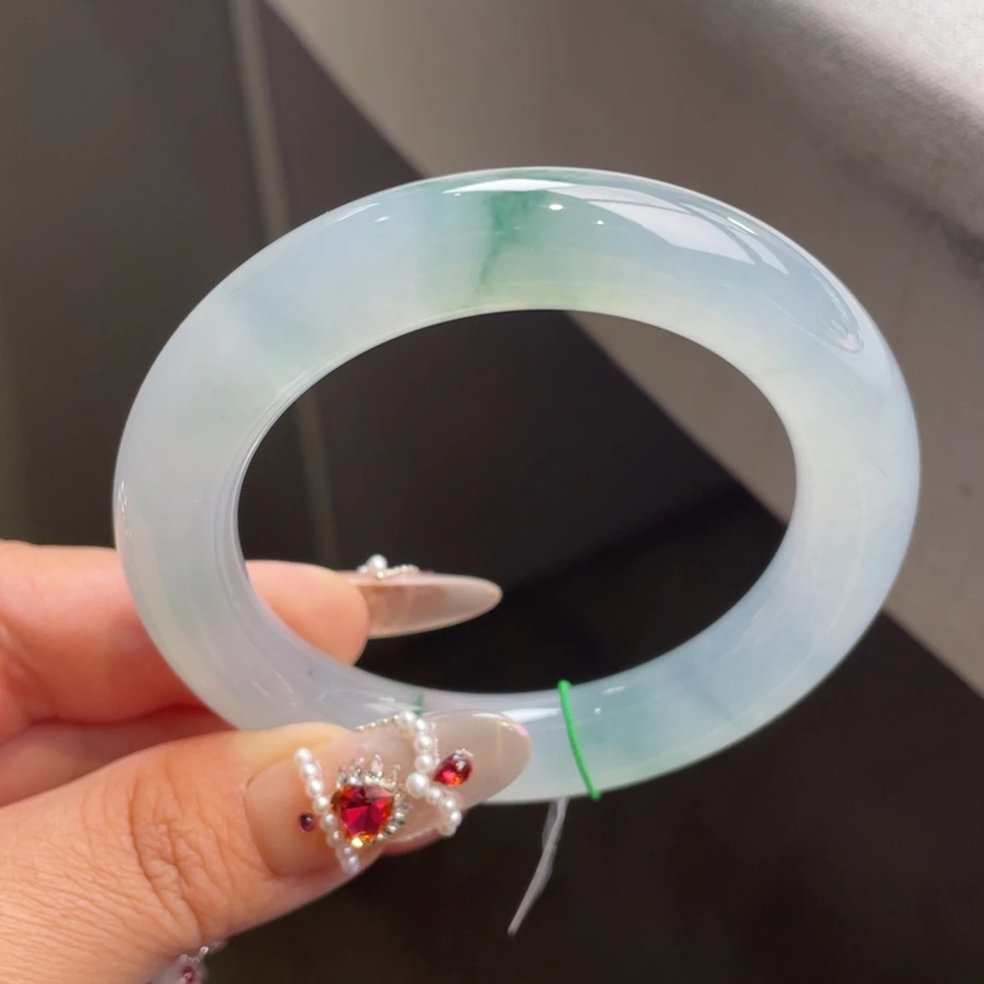 翡翠未镶嵌手镯冰胶飘蓝花圆条手镯