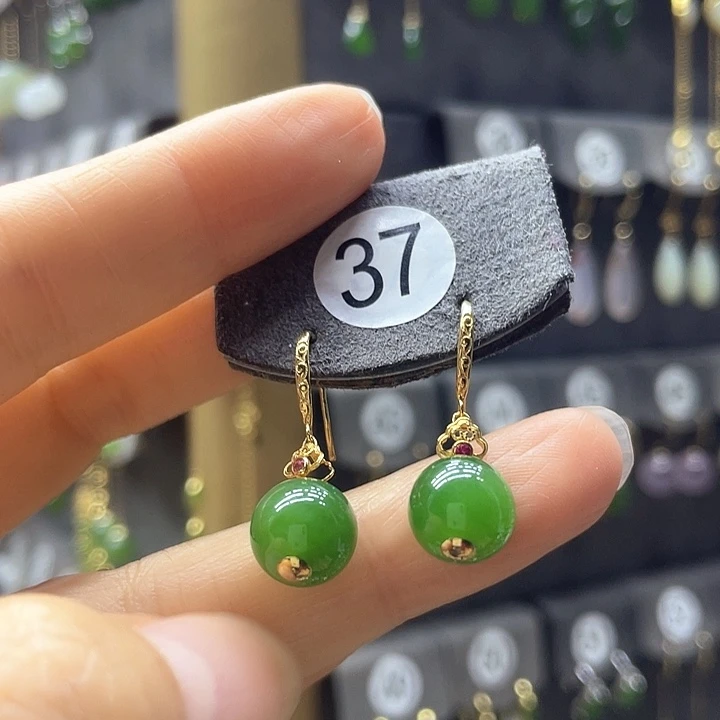 和田玉18K金镶嵌耳饰