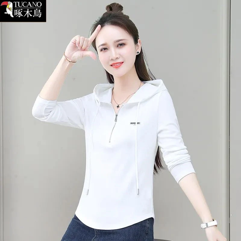啄木鸟2025年新款连帽设计T恤修身显瘦女装秋季长袖简约通勤上衣