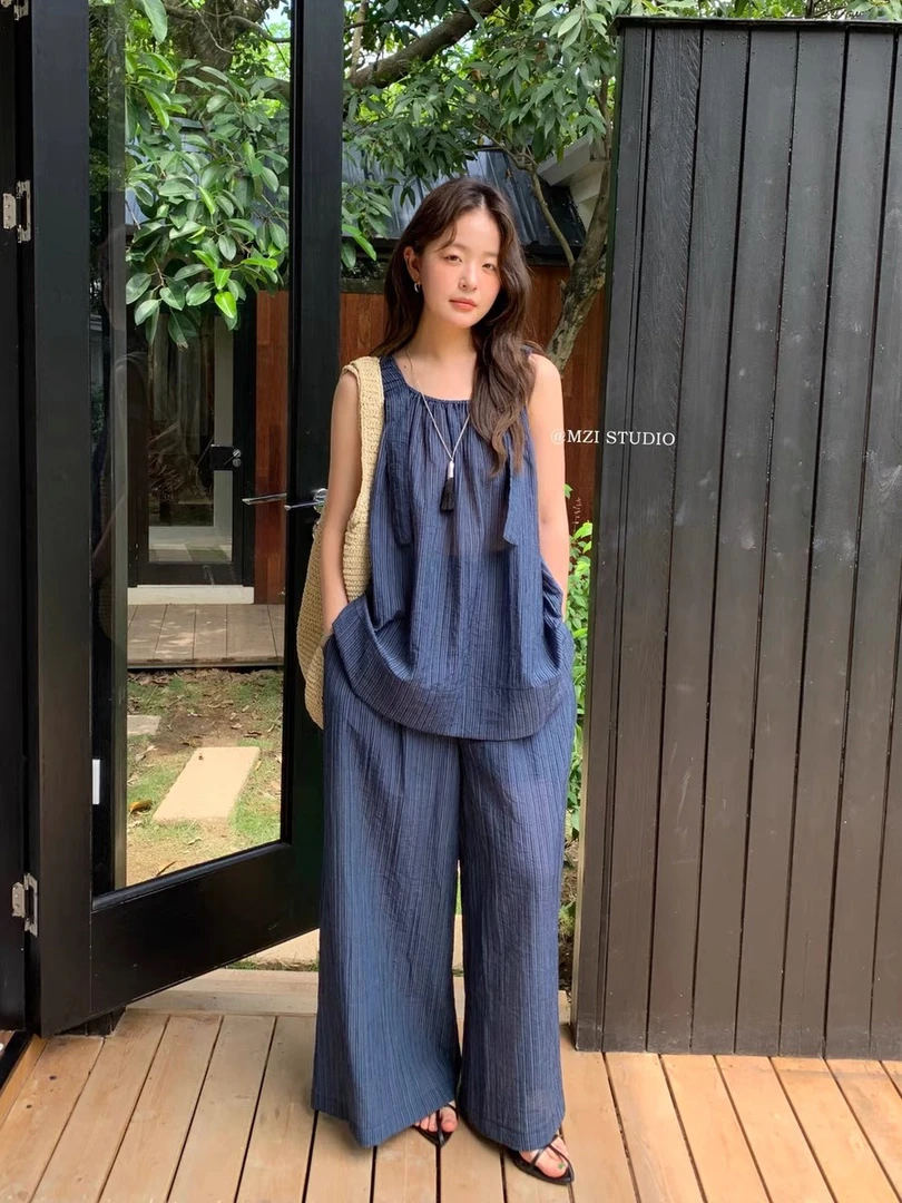 灰灰呀！98180 韩系设计感吊带背心+慵懒感舒适直筒阔腿裤条纹套装