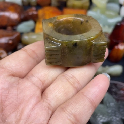 蛇纹石玉未镶嵌颈饰16