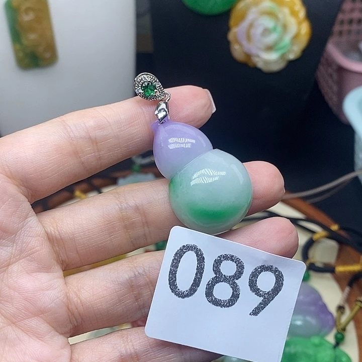 吊坠(赠链)未镶嵌翡翠