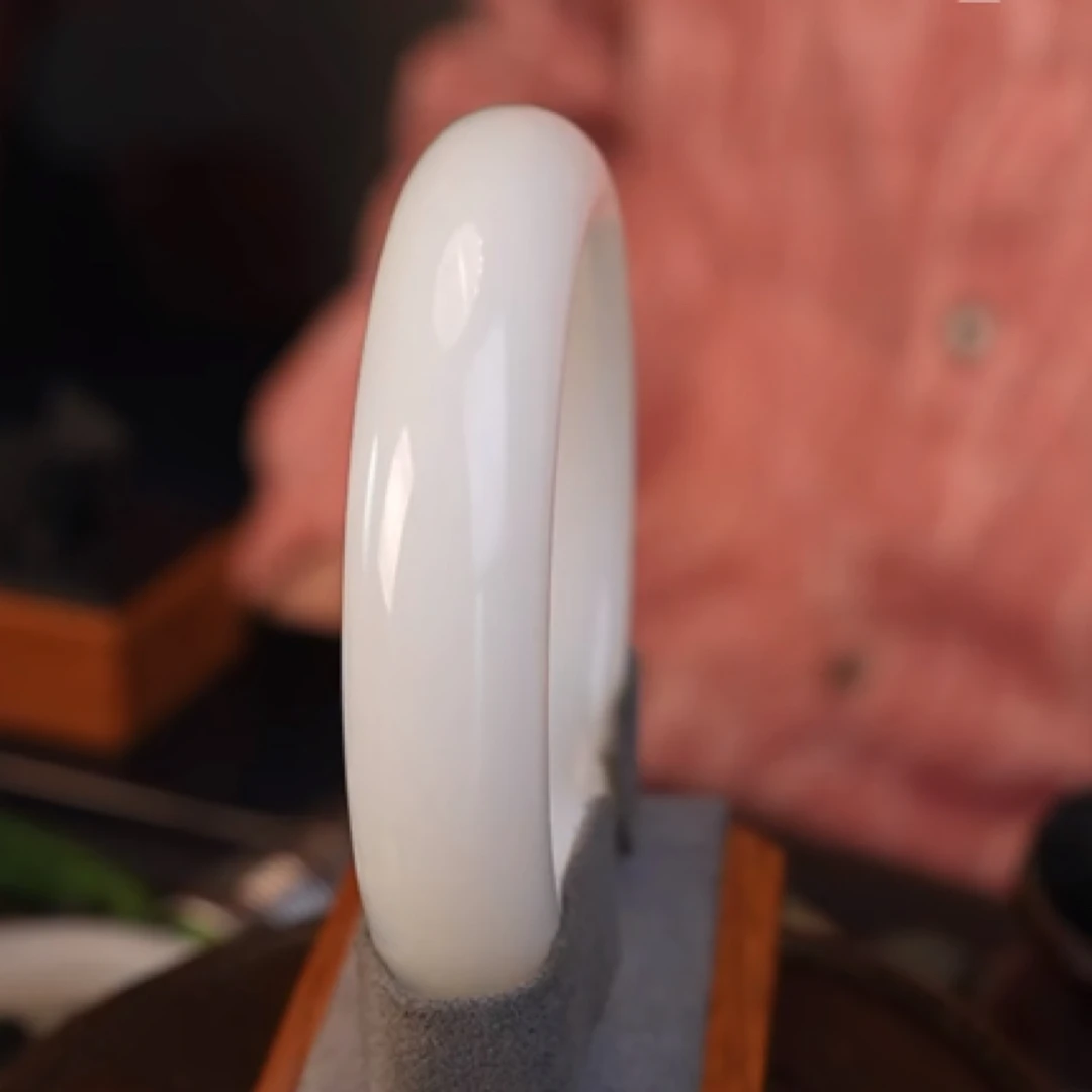 白玉宽版手镯56圈口