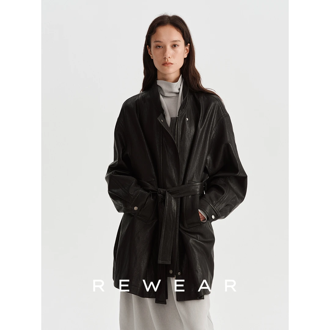 REWEAR/定制环保PU皮细腻柔软树纹肌理立领弧形袖中长款皮衣11286