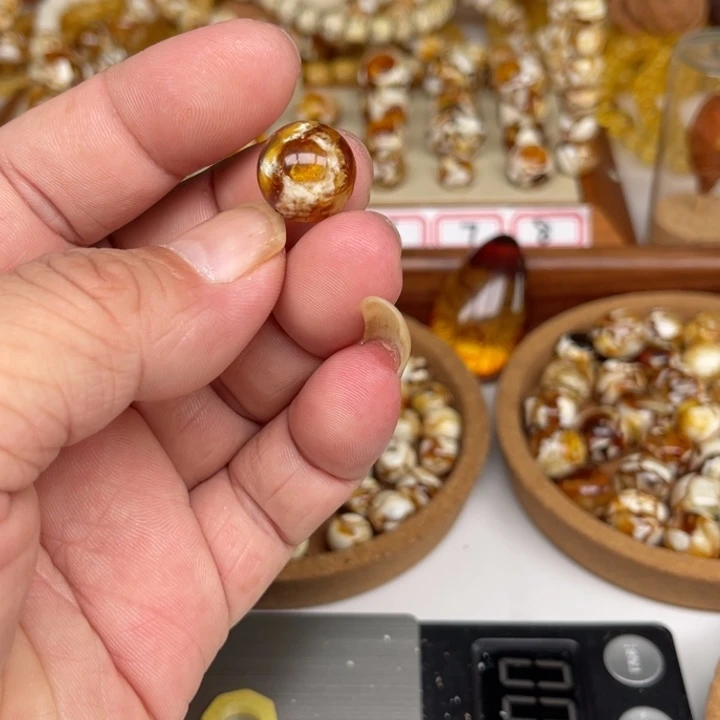 琥珀裸石未镶嵌53号