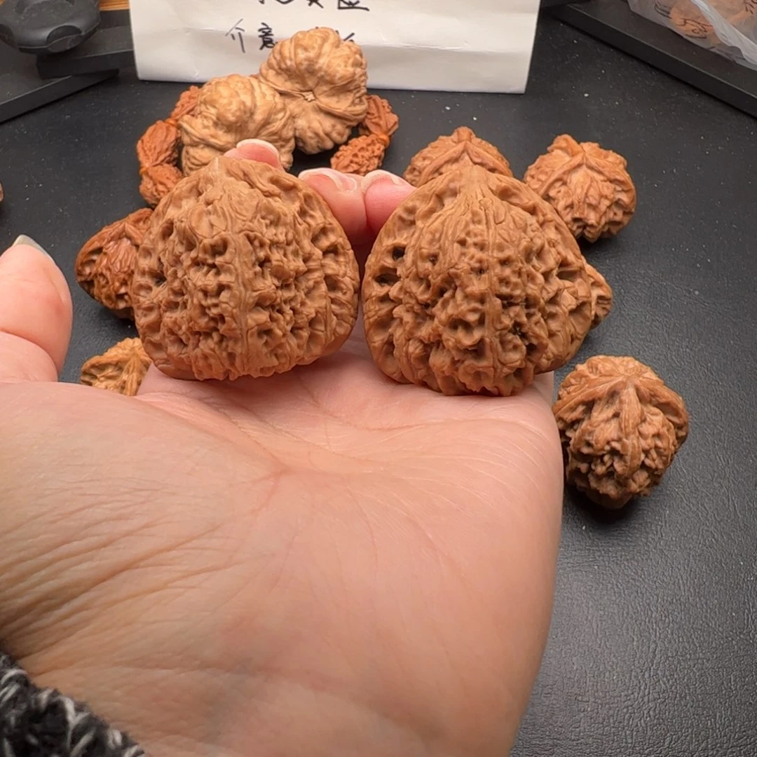 于***灬文玩核桃把件南疆石