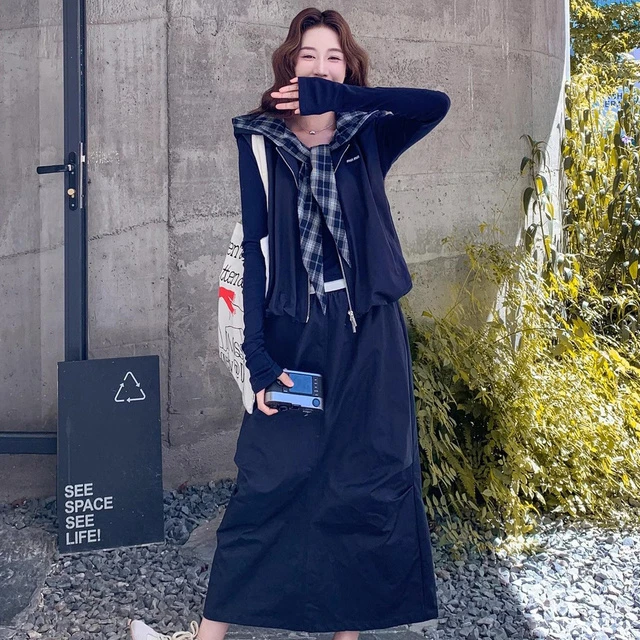 深蓝色格子连帽马甲套装裙女秋季2025年新款一整套半身长裙两件套