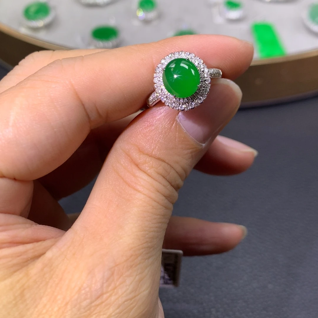 翡翠戒指18K金镶嵌翡翠