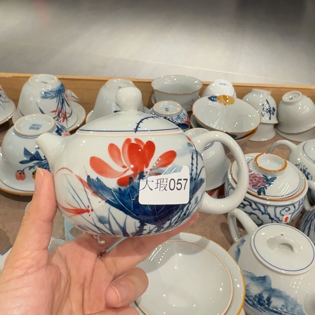 釉下手绘茶具微瑕