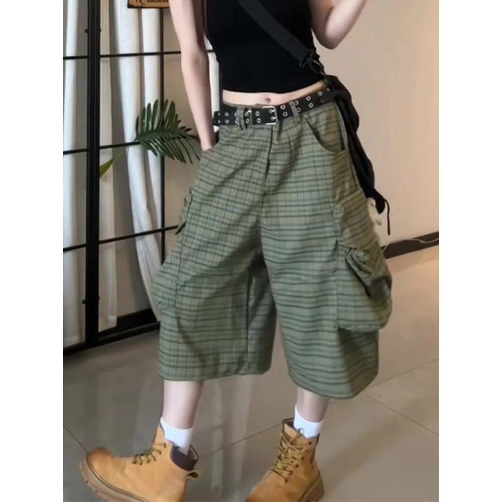 军绿色格纹设计感工装风七分裤女2025夏季新款时尚百搭大码阔腿裤