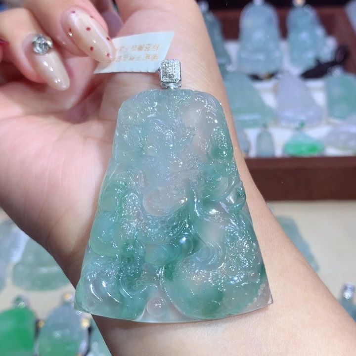 翡翠18K金镶嵌吊坠(不含链)龙牌