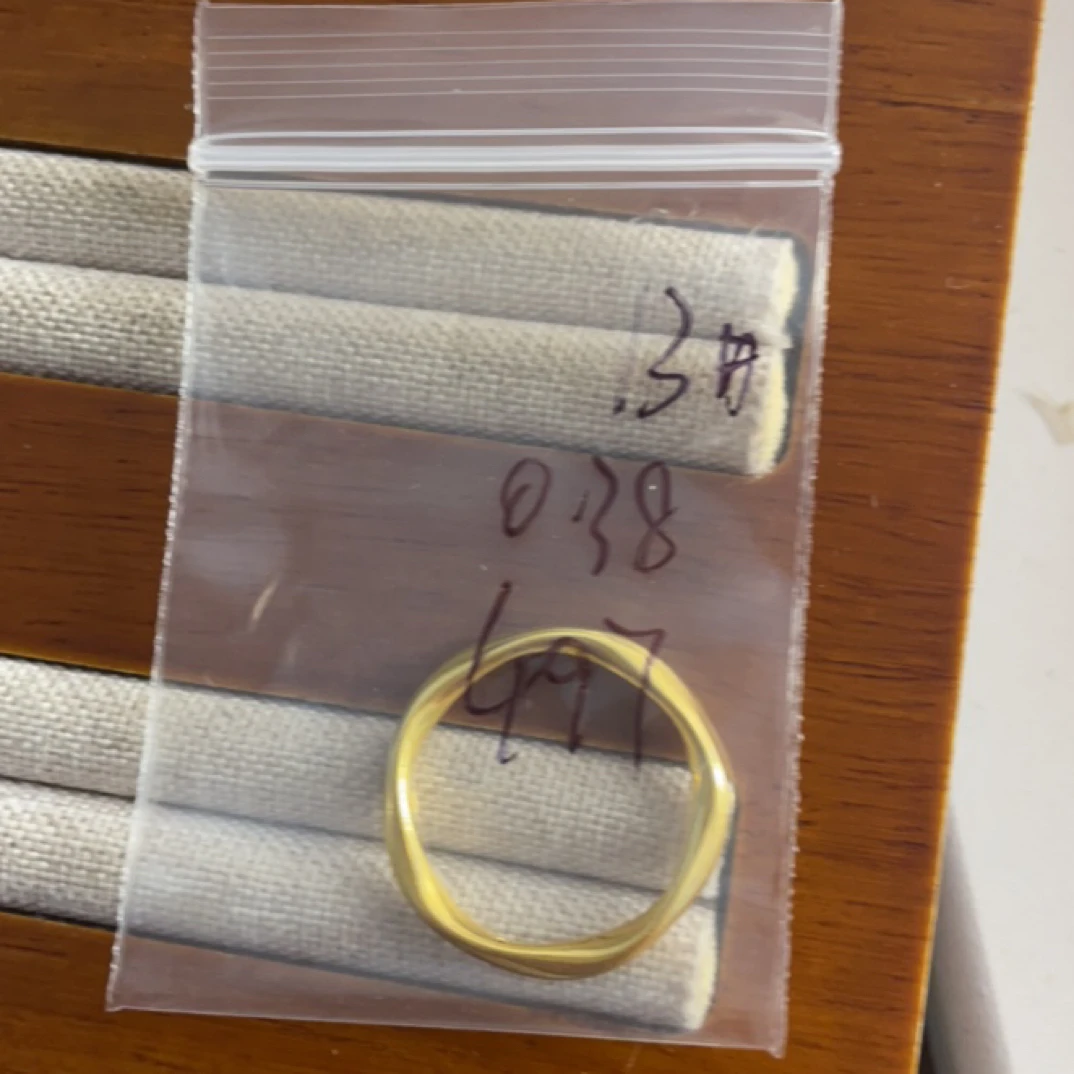 A1克重0.38 13号 莫比乌斯戒指 足金999