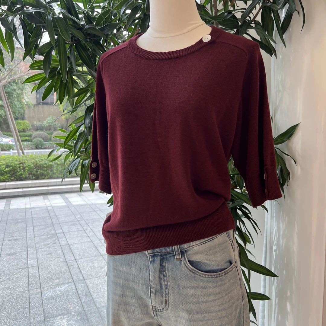 2025夏针织衫圆领女百搭纽扣针织短袖套头毛针织衫显瘦酒红气质
