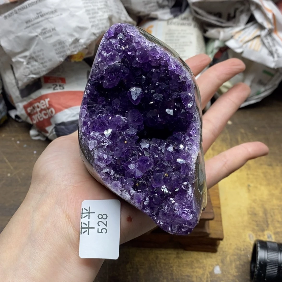 紫晶乌拉圭未镶嵌