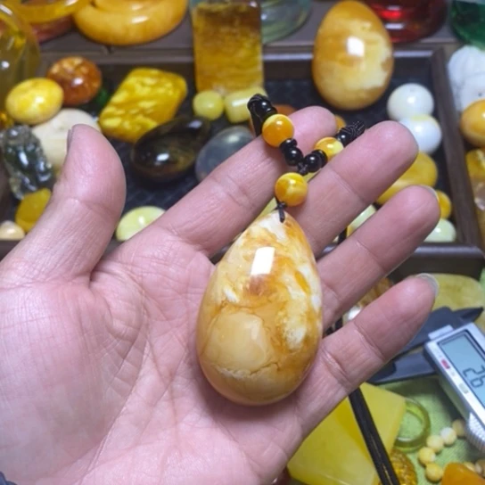 俄白花单面水滴坠