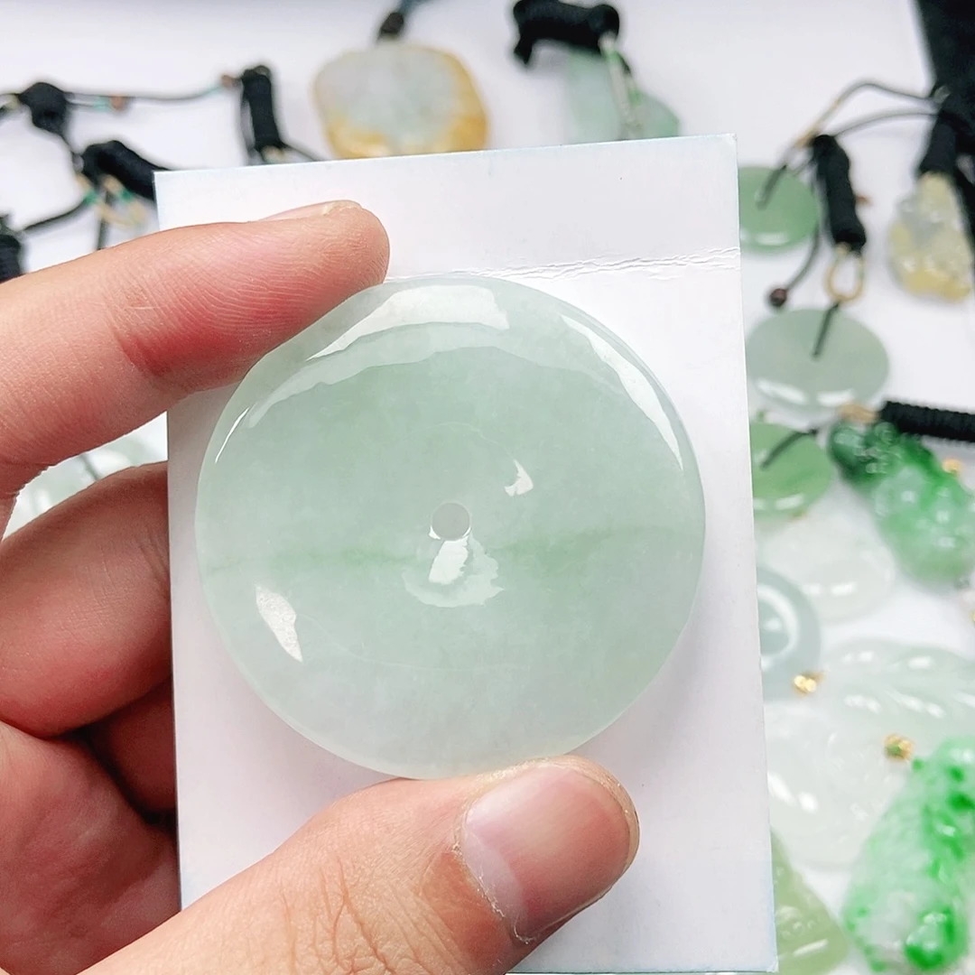 举***哆吊坠(不含链)未镶嵌翡翠