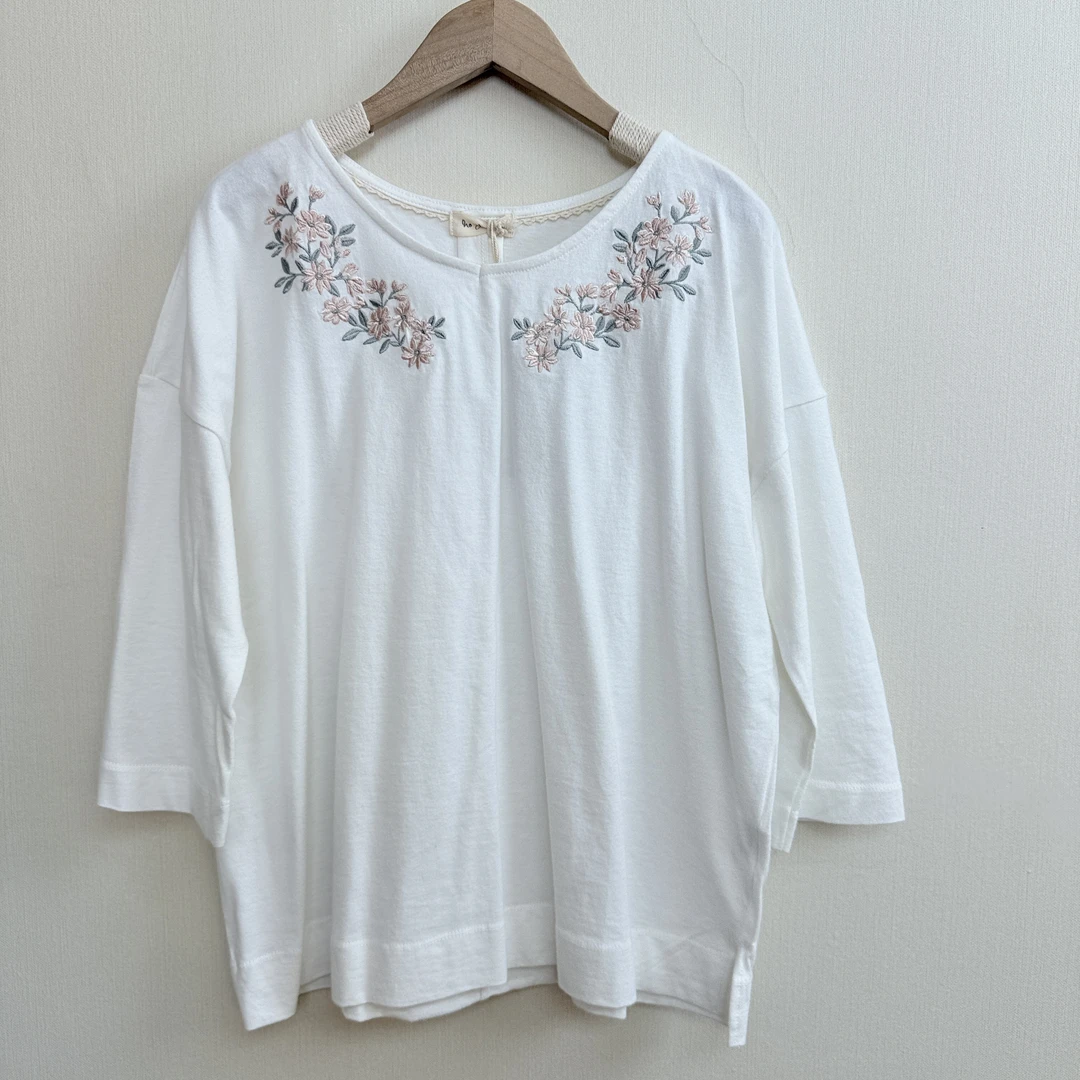 春夏新款新中式轻奢刺绣V领T恤女士休闲宽松绣花上衣时尚百搭体恤